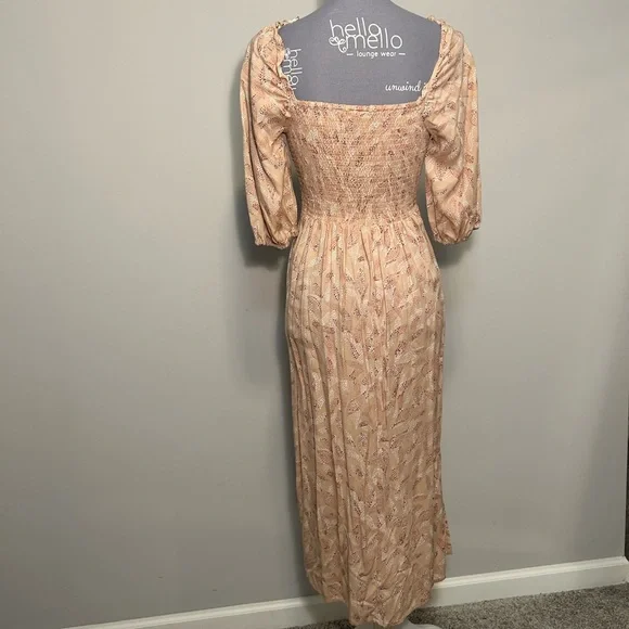 Blush Floral Women's Dress - Picture 5 of 7